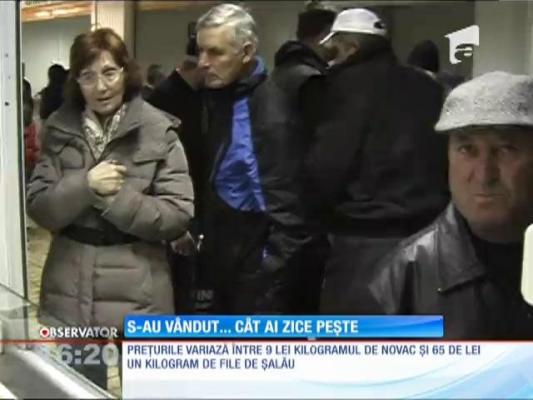 Coadă la raioanele cu peşte din Piatra Neamţ