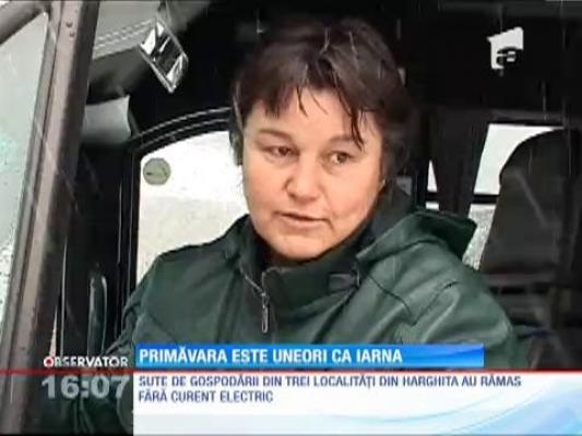 Centrul şi estul ţării rămân până sâmbătă dimineaţă sub cod galben de ninsori şi ploi