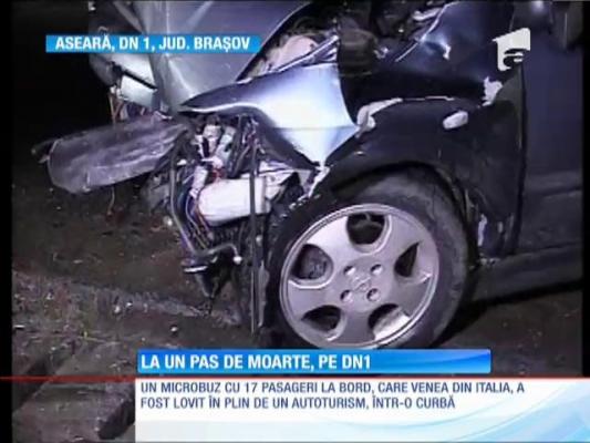 Un microbuz cu 17 pasageri la bord, implicat într-un grav accident rutier pe DN1