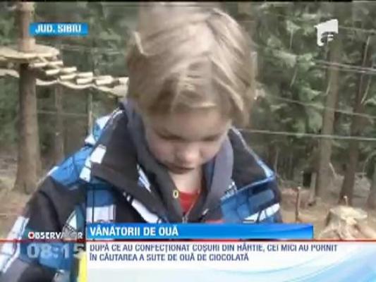 Copiii din Sibiu au pornit la vânătoarea de ouă de ciocolată