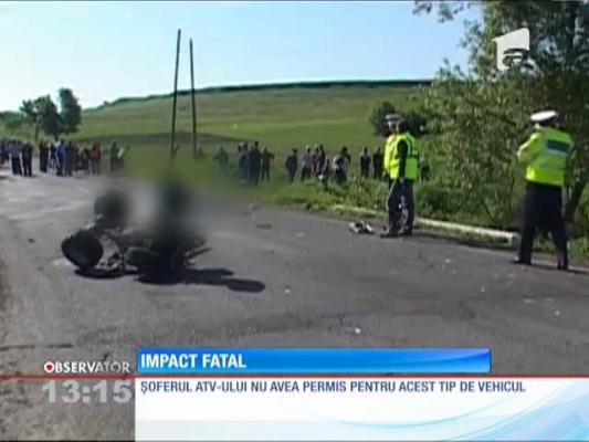 Un bătrân pornit la plimbare cu ATV-ul a fost lovit de un autoturism