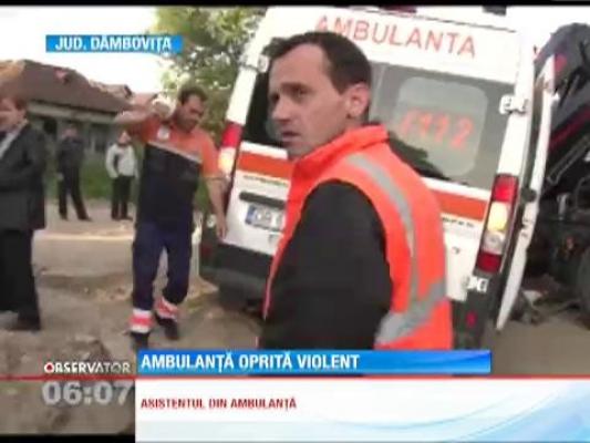 Salvatorii s-au tranformat în victime. Ambulanţă spulberată