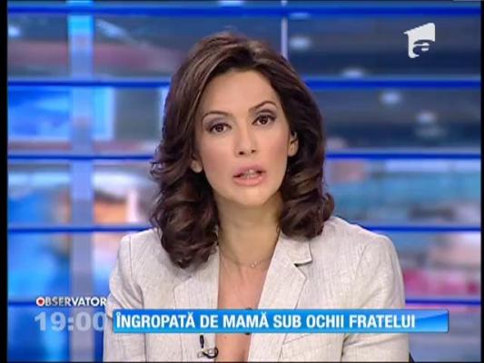 IMAGINI ŞOCANTE! Îngropată de mamă sub ochii fratelui