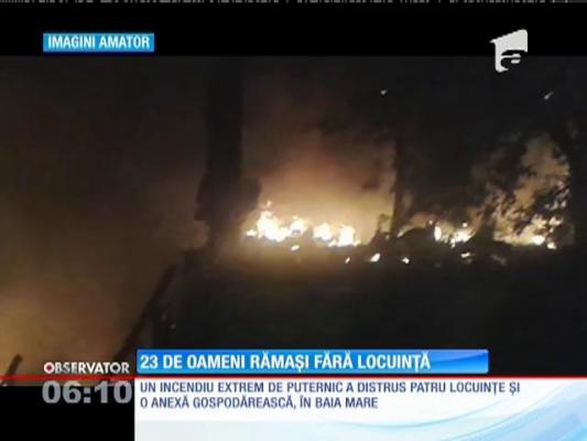 Un incendiu violent a lăsat 23 de oameni sub cerul liber