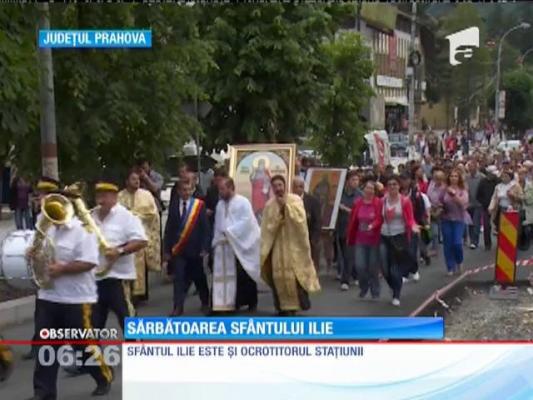 Credincioşi se roagă la Sfântului Prooroc Ilie Tesviteanul