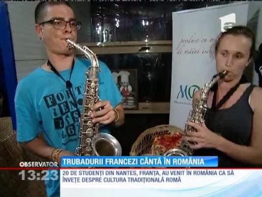 Studenţi francezi, veniţi în România să înveţe muzica tradiţională rromă