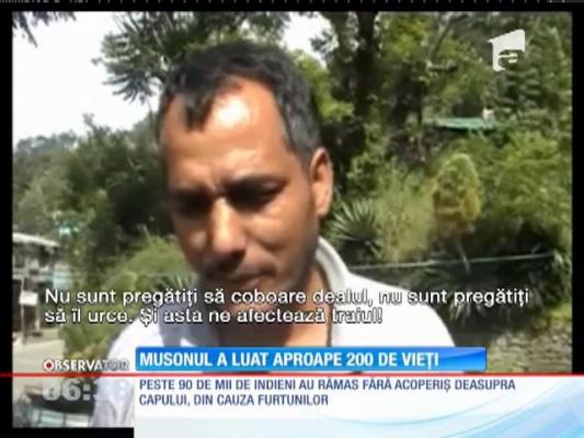Musonul a făcut prăpăd în Nepal şi India