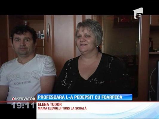 O profesoară de fizică și-a pedepsit un elev cu foarfeca