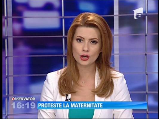 Medicii şi asistentele de la Maternitatea Elena Doamna din Iaşi au ieşit în stradă