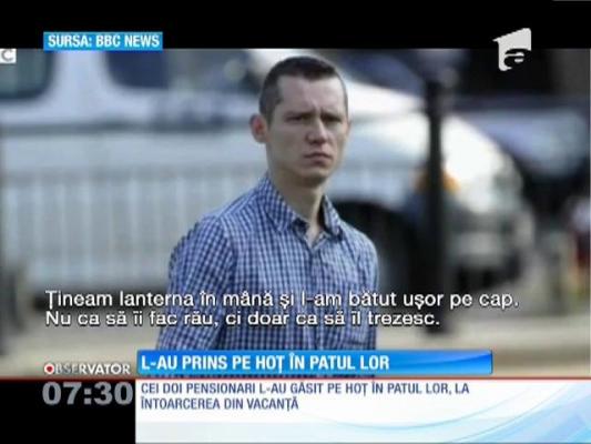 L-au prins pe hoț în patul lor!