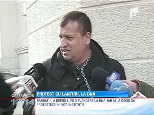 Protest cu lanţuri, la DNA