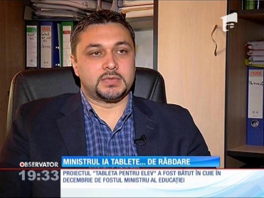 Tabletele pentru elevi întârzie să apară