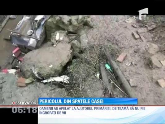 Alunecare de teren lângă un cartier din Reșița