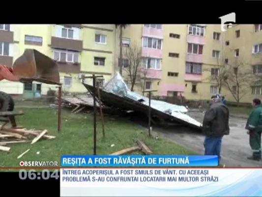 O furtună puternică a făcut ravagii în Reşiţa