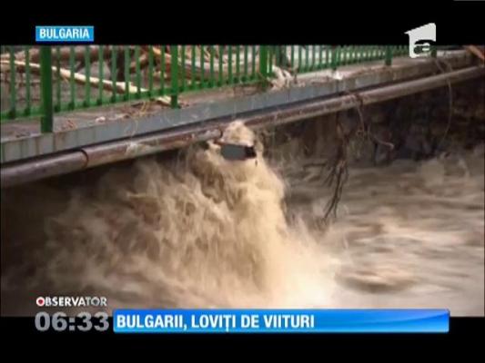 Bulgarii, loviți de viituri