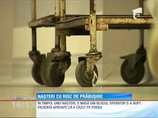 Masa de naşteri de la Maternitatea din Rm. Vâlcea este ruptă şi asigurată cu un scaun