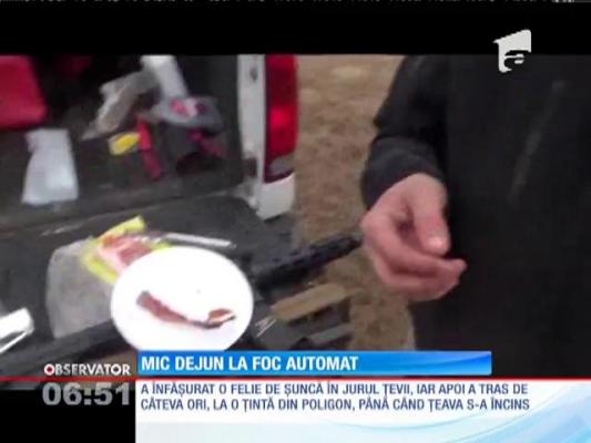 Şuncă prăjită pe ţeavă unei arme automate