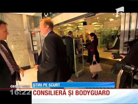 Prinţul Charles, hărţuit de un reporter