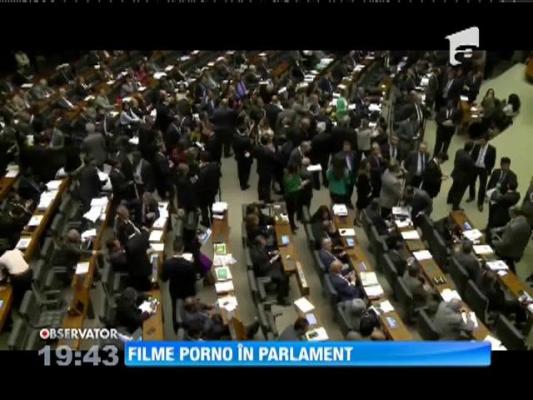 Un politician brazilian a fost surprins în timp ce viziona filme erotice, chiar în plen