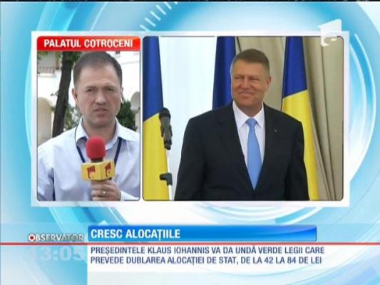 Iohannis promulgă legea care prevede DUBLAREA alocaţiilor pentru copii