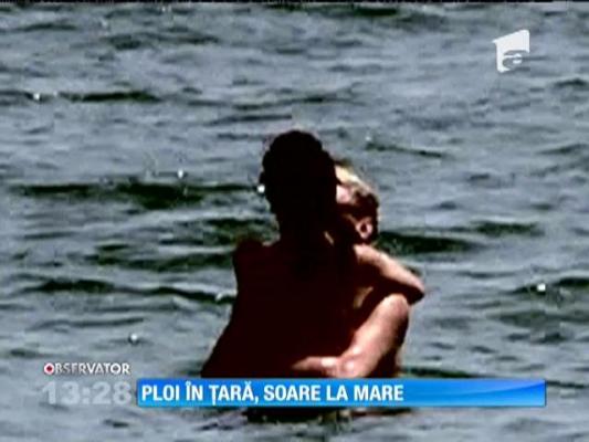 Ploi în ţară, soare la mare