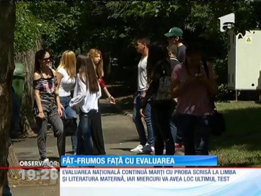 Elevii de clasa a VIII-a au început examenele naționale