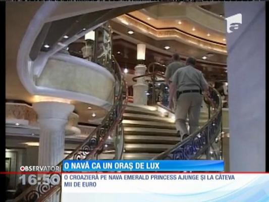 Emerald Princess, una dintre cele mai luxoase nave de pasageri din Marea Mediterană a acostat astăzi în portul Constanţa