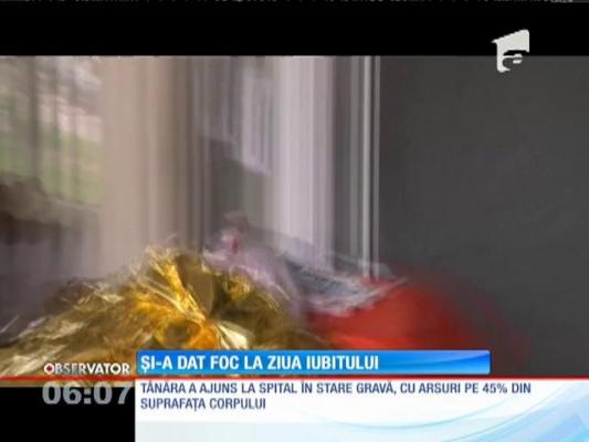 O ceartă între doi iubiţi s-a sfârşit printr-un gest extrem al unei tinere de 26 de ani. Fata şi-ar fi dat foc singură, iar prietenul ei a încercat să stingă flăcările cu mâinile goale