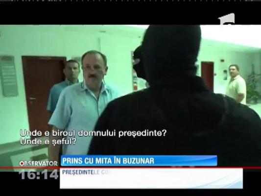 Nicolae Ioţcu, preşedintele Consiliului Judeţean Arad, prins cu mita în buzunar