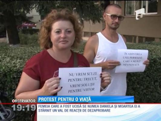 Povestea femeii violate de trei adolescenţi a scos oameni în stradă