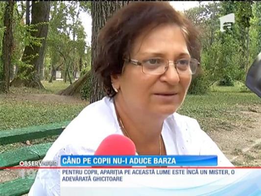 Când nu-i aduce barza, cine îi aduce pe cei mici?