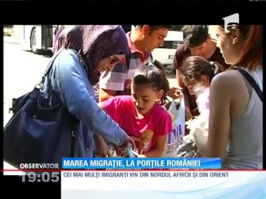 IMAGINI CUTREMURĂTOARE! Marea migraţie a ajuns la graniţele României. Cel puţin 2.000 de refugiaţi vor rămâne aici