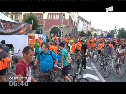 Bicicliştii au pornit într-o plimbare, pe străzile din Târgu Mureş