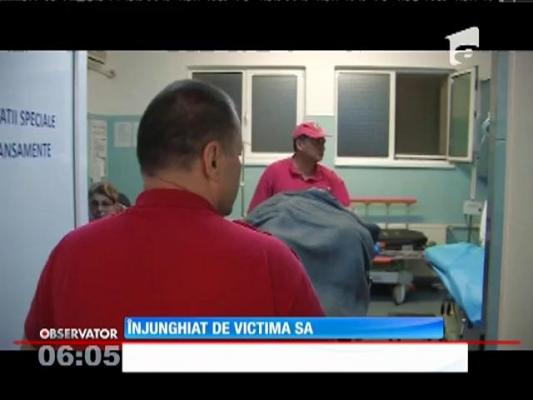 Un bărbat din Botoşani a fost înjunghiat în gât de femeia pe care încerca să o violeze