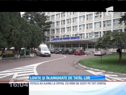 Două surori de 15 ani din Suceava, bătute şi înjunghiate de propriul tată
