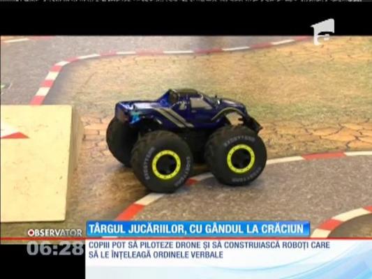 Mai aproape de CRĂCIUN: A început TÂRGUL DE JUCĂRII de la PARIS!