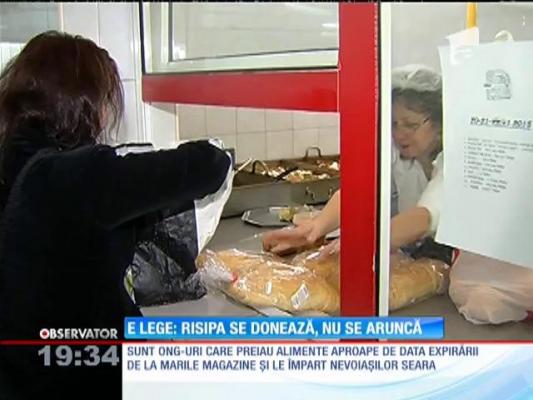 Marile lanţuri de magazine ar putea fi obligate să doneze alimentele pe cale să expire