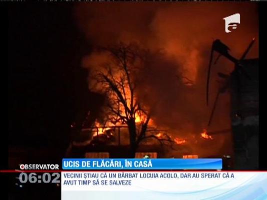 Noapte agitată pe o stradă din Timişoara. O casă şi un grajd au luat foc, iar un om a fost ars de viu