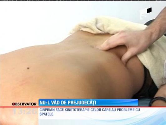 Un nevăzător încearcă să-şi găsească un rost în viaţă