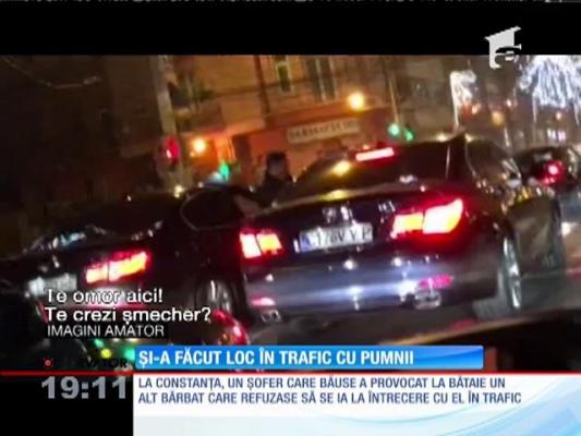 Bătaie în trafic! Doi şoferi şi-au dat pumni şi picioare