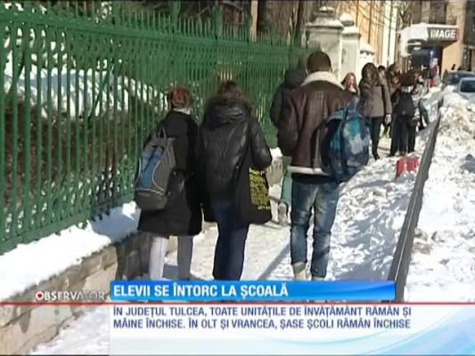 Elevii se întorc la şcoală