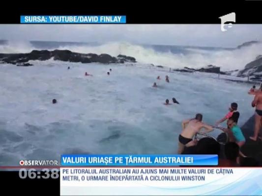 Valuri uriașe pe țărmul Australiei