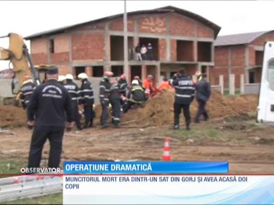 Trei muncitori care munceau la nişte lucrări de canalizare au fost prinşi sub pământ