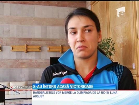 Echipa națională de handbal feminin a României, întâmpinată cu flori şi aplauze