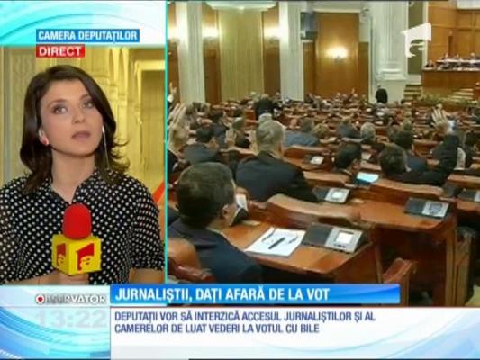 Deputaţii vor să interzică accesul jurnaliştilor la votul secret cu bile