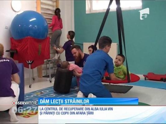 Din dorinţa de a-şi face copilul bine, doi profesori din Alba-Iulia au construit un centru de recuperare mai modern ca afară