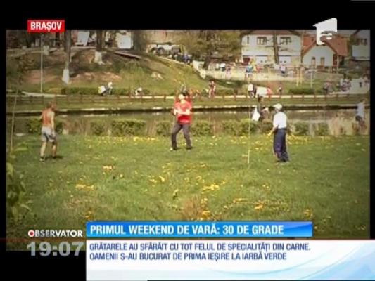 Primul weekend de vară. Sute de oameni au profitat de vremea frumoasă şi au ieşit la iarbă verde