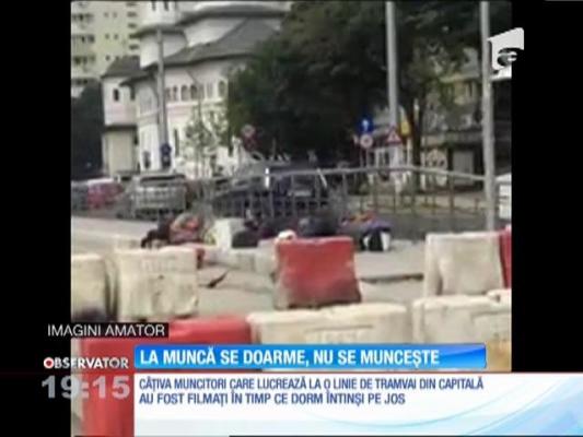 Imaginea zilei în Capitală. Cum dorm muncitorii ce ar trebui să reabiliteze liniile de tramvai