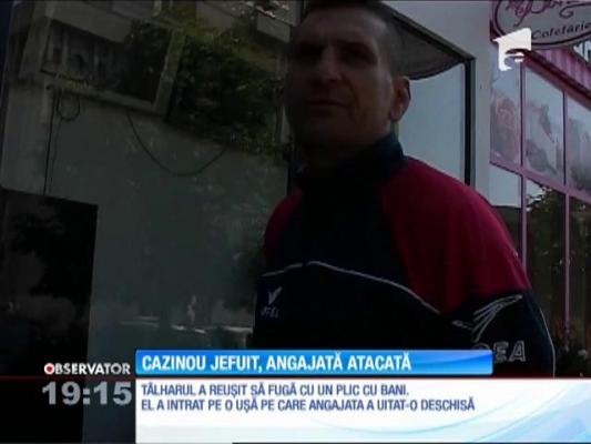 După ce a pierdut bani la cazinou, un client a decis să se răzbune. A atacat-o pe angajată şi i-a furat un plic cu bani