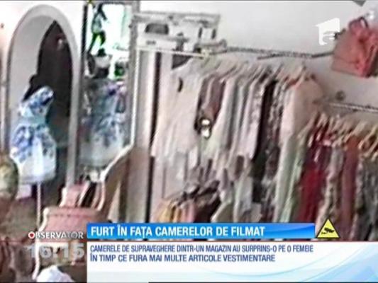 Furt în faţa camerelor de filmat, fără nicio jenă, la Piatra Neamţ
